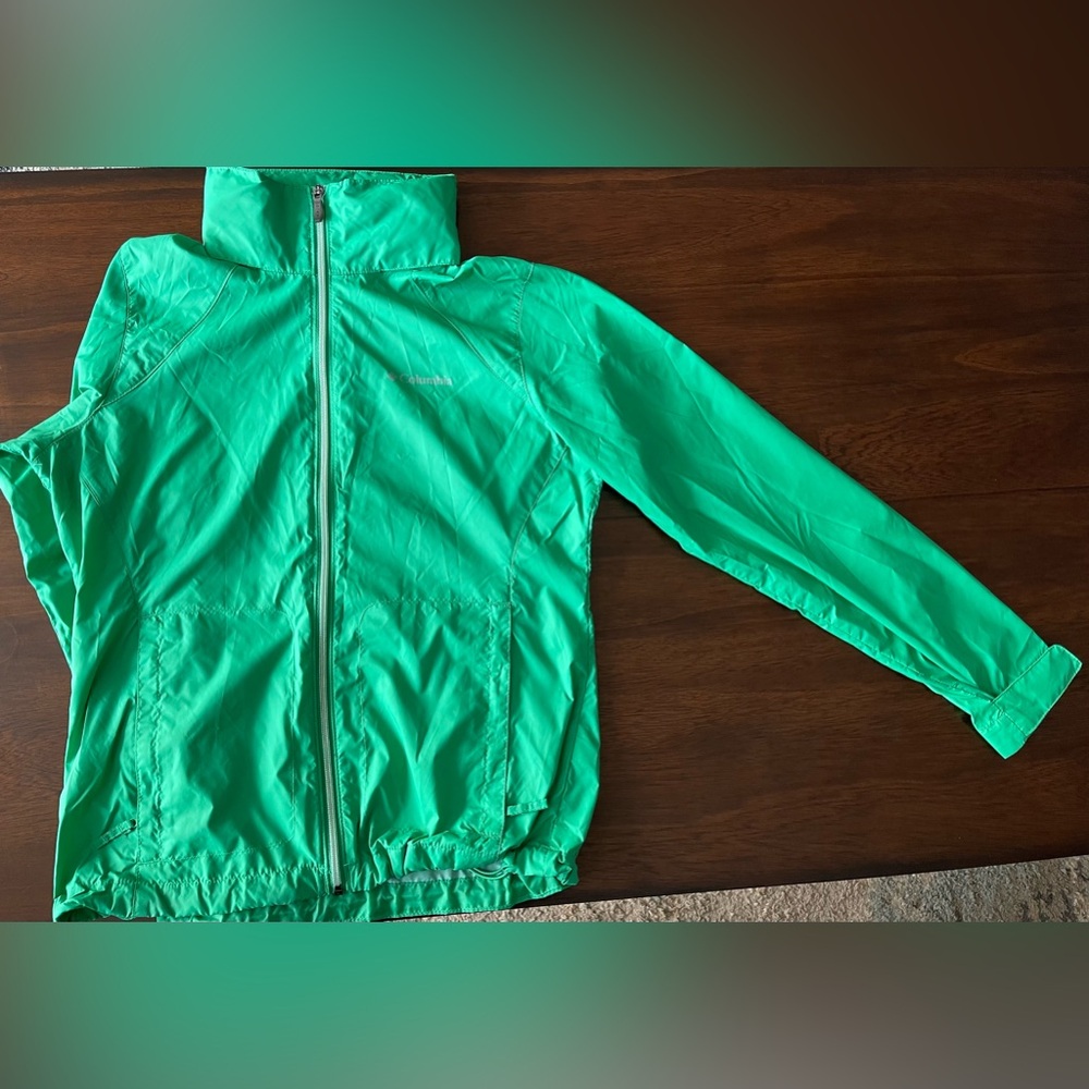 Columbia Women's Green Switchback Packable Waterproof Jacket